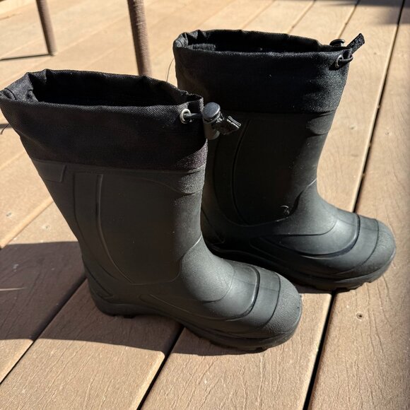 black Kamik boys' Snobuster 1 winter boot, size 2 - Picture 1 of 3